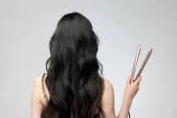 頭發(fā)自然干和吹干，哪個更好？很多人都做錯了