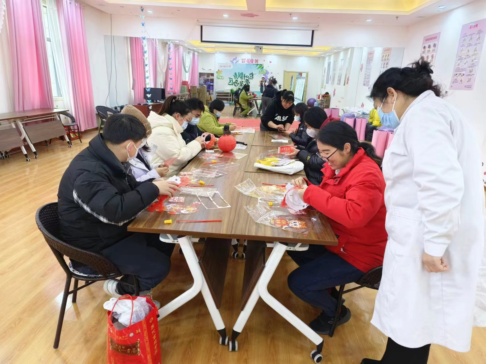 齊樂(lè)龘龘！元宵節(jié)，慶團(tuán)圓，醫(yī)院里暖意融融！
